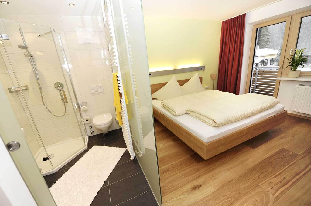 Valbella Bed & Breakfast Partenen Cameră foto